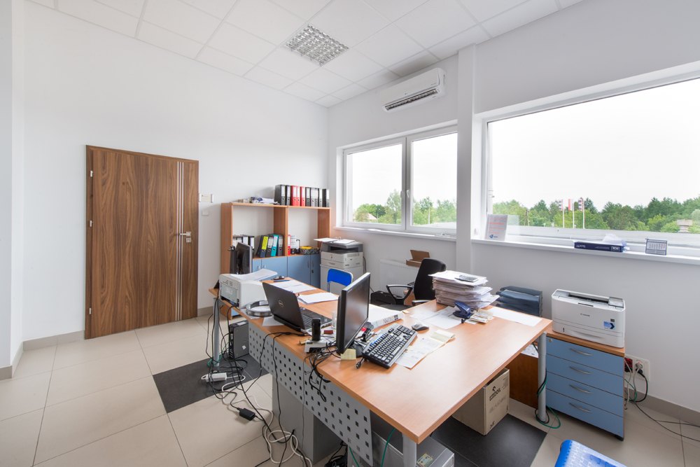 pomieszczenie biurowe - hala produkcyjna z częścią biurową, dla Styropmin, Łochów, woj. mazowieckie