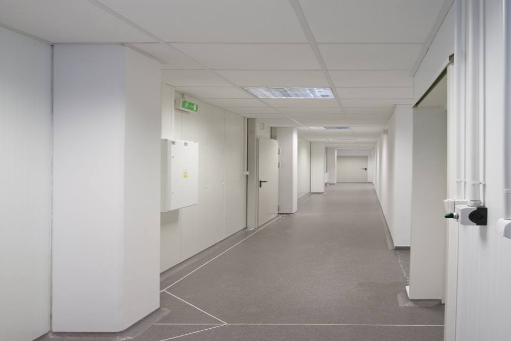 korytarz- hala produkcyjna z budynkiem biurowym, dla NWM, Gubin, woj. lubuskie