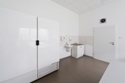 pomieszczenie sanitarne - hala produkcyjna z częścią biurową, dla BioMaxima, Lublin, woj. lubelskie