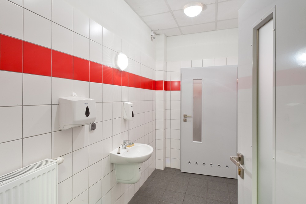 pomieszczenie sanitarne - hala produkcyjno-magazynowa z częścią biurową, dla 2x3, Krzęcin, woj. zachodniopomorskie