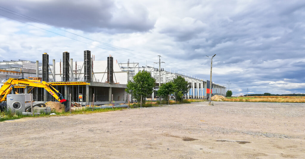 MARDOM – 3 hala o&nbsp;powierzchni 20.000 m2