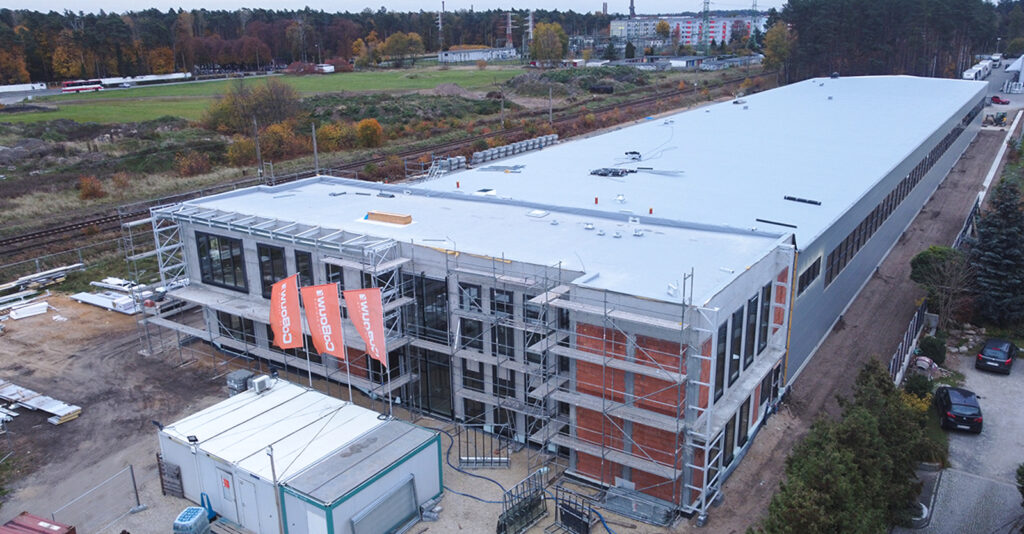 KAPICA – hala produkcyjna okien i&nbsp;drzwi