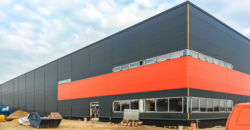 MARDOM – 3 hala o&nbsp;powierzchni 20.000 m2