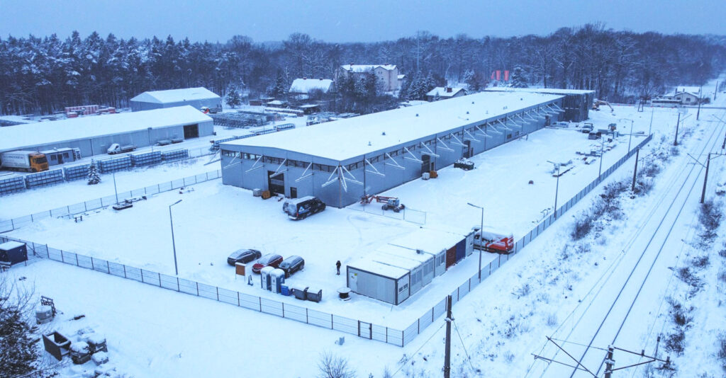 KAPICA – hala produkcyjna okien i&nbsp;drzwi