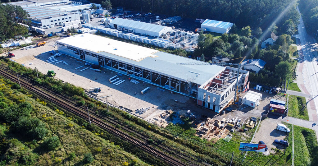 KAPICA – hala produkcyjna okien i&nbsp;drzwi