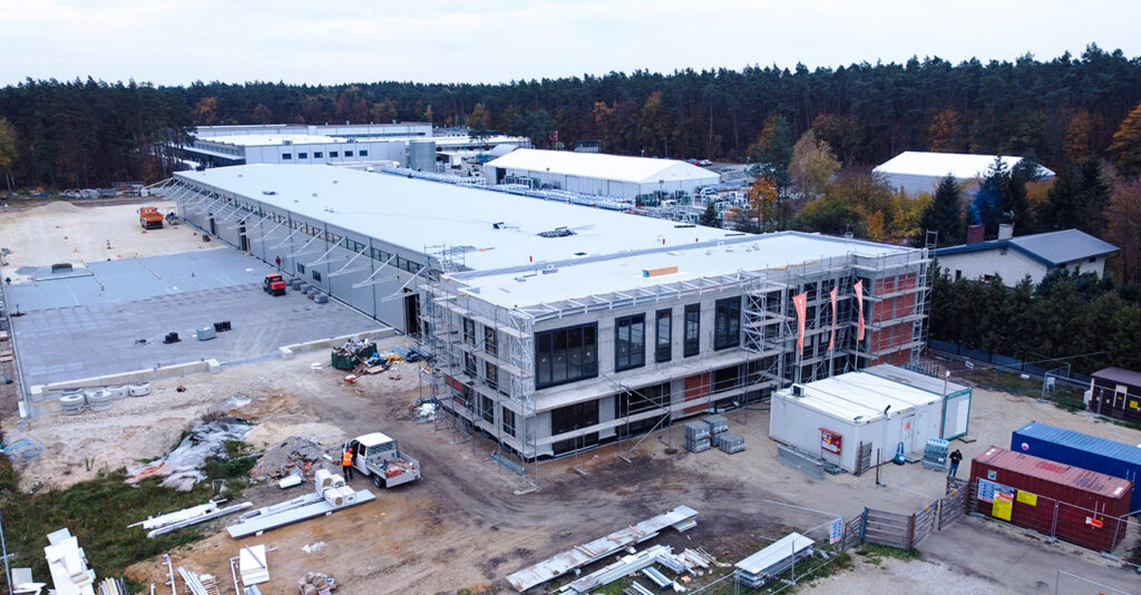 KAPICA – hala produkcyjna okien i&nbsp;drzwi