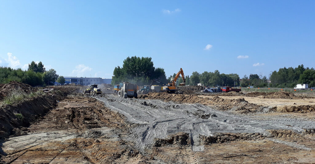 wykonywanie podbudowy pod fundamenty - hala produkcyjno-magazynowa z częscią socjalno-biurową, dla Fabryka Flag Linea, Koszlain, woj. zachodiopomorskie