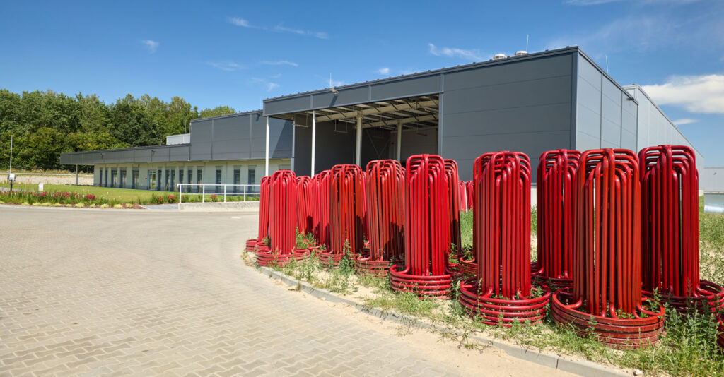 rozwijaki do drutu przed halą - hala o powierzchni 6.000 m2, dla branży metalowej, woj. wielkopolskie