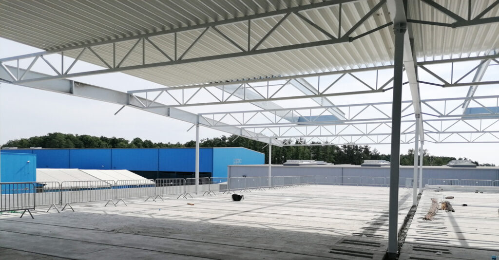 widok z poziomu stropu hali - siódma budowa pod klucz, dla Sun Garden Polska, Malanów, woj. wielkopolskie