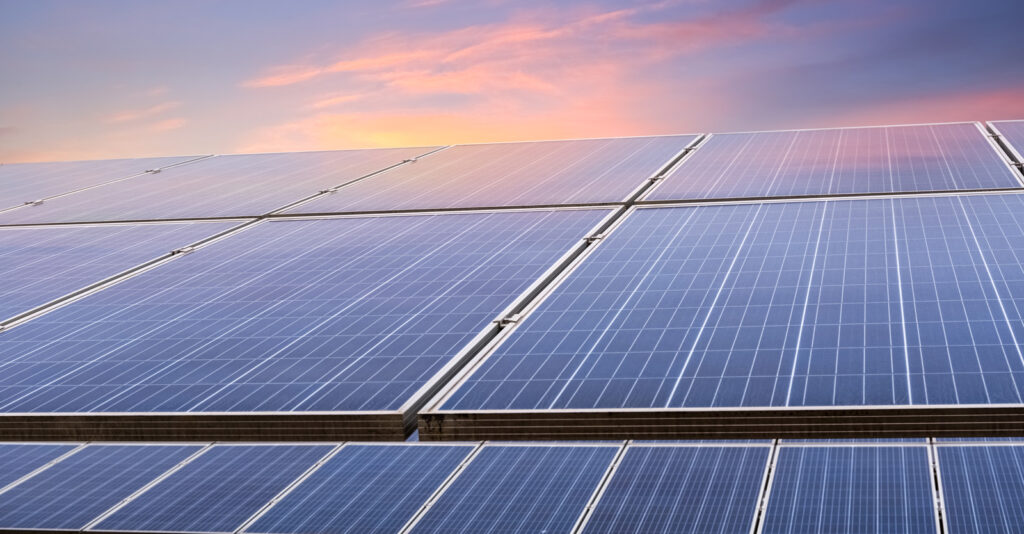 Fotowoltaika na&nbsp;dachu hali