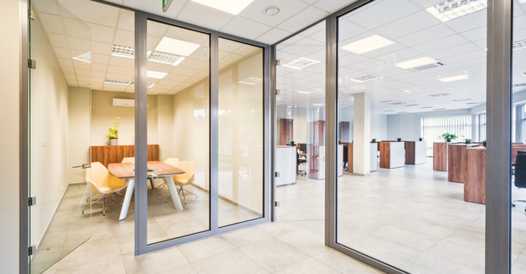 pomieszczenia biurowe - hala stalowa z budynkiem biurowym, dla Dreampen, Zielona Góra