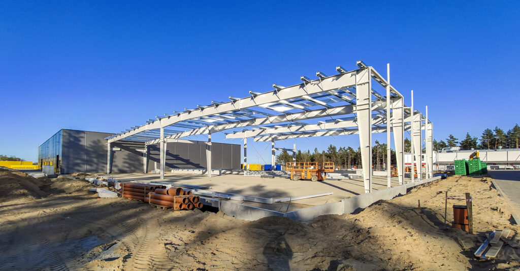 rozbudowa istniejącej hali o dwie dodatkowe nawy - druga inwestycja dla Viscon Group Poland, Płaszewko, woj. pomorskie