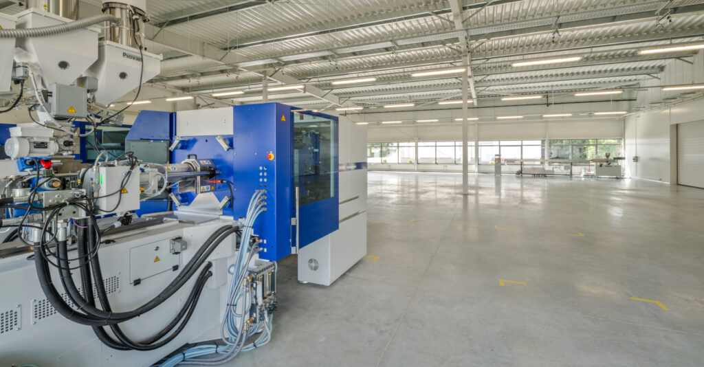 urządzenie produkcyjne w hali - zakład produkcyjno-magazynowy z budynkiem biurowym, dla firmy DreamPen, Zielona Góra