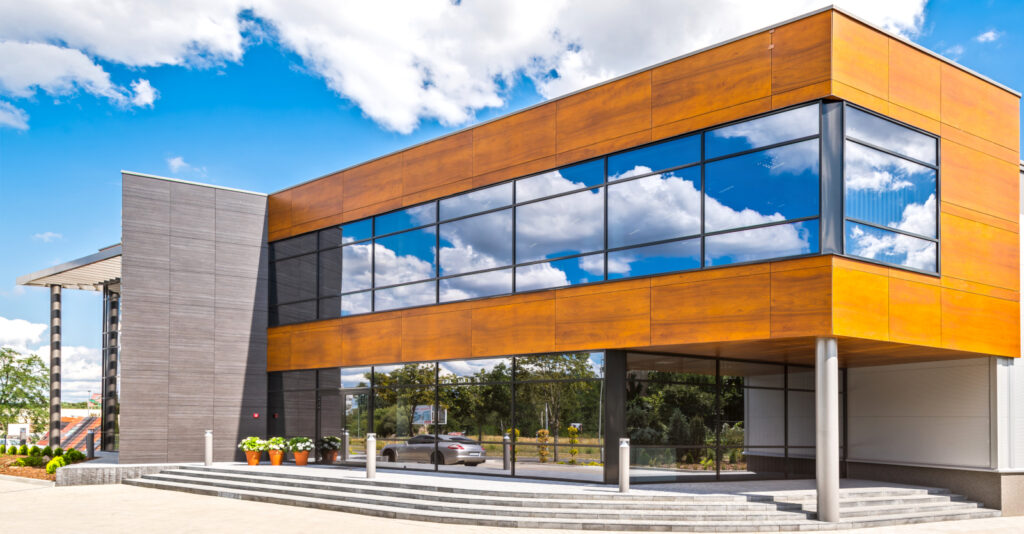 wejście główne - hala produkcyjno-magazynowa z budynkiem biurowym, dla DreamPen, Zielona Góra, woj. lubuskie