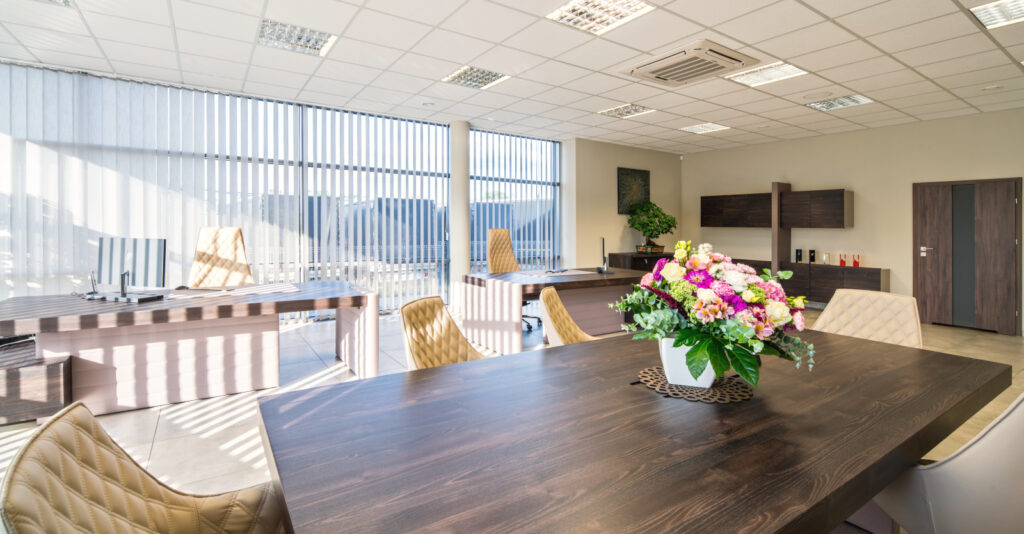 wystrój gabinetu - hala produkcyjno-magazynowa z budnkiem biurowym, DreamPen, Zielona Góra, woj. lubuskie