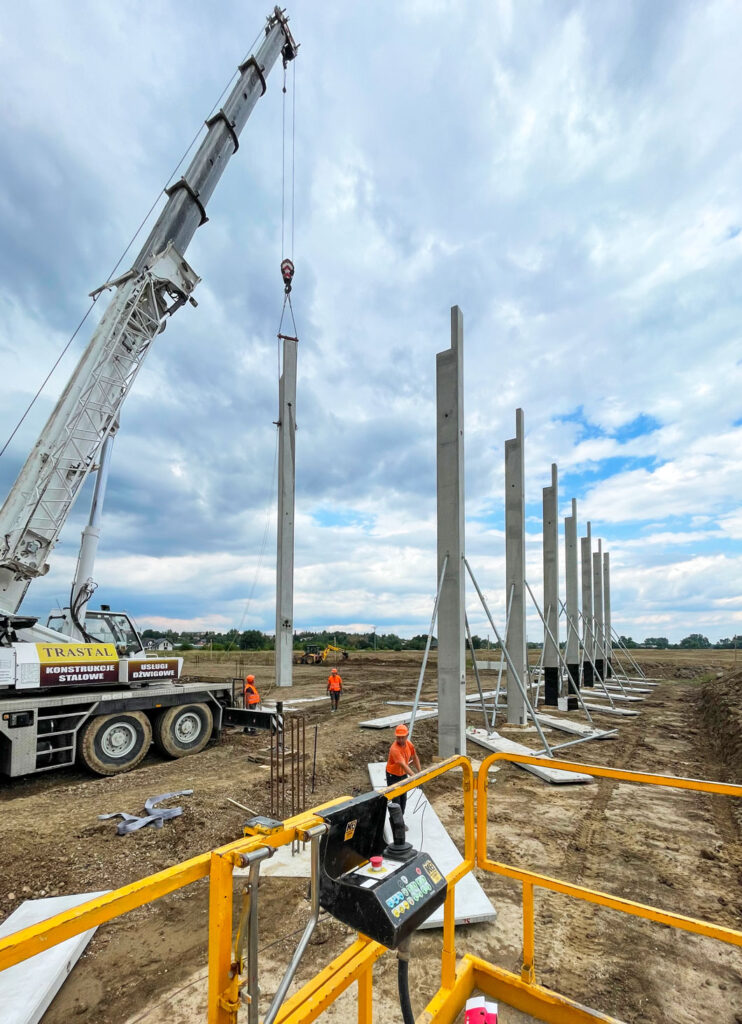 PLS ONE – hala magazynowa dla branży logistycznej