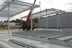 wznoszenie konstrukcji stalowej - rozbudowa hali produkcyjnej, dla OML Morando, Czerwionka-Leszczyny