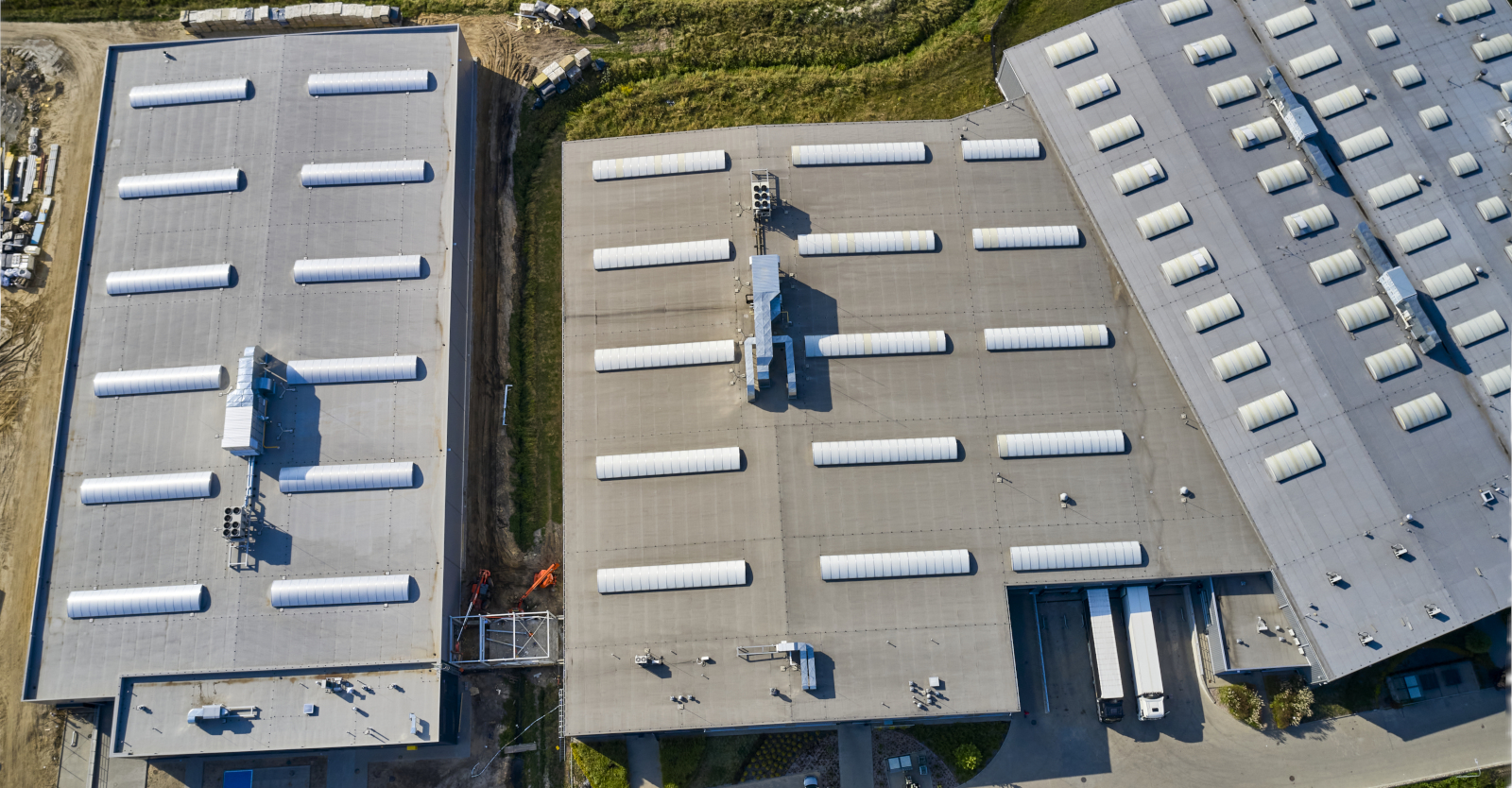 widok z góry na zakład produkcyjny firmy Addit - budowa czwartej hali, dla Addit, przez CoBouw Polska, w Węgrowie, w woj. mazowieckim