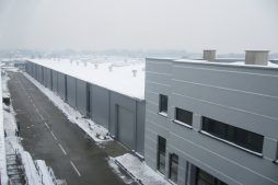 widok z góry - hala produkcyjna z budynkiem biurowym, dla Eurocolor, Pyskowice, woj. śląskie