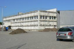 prace wykończeniowe elewacji - hala produkcyjna z budynkiem biurowym, dla Algontec, Kostrzyn nad Odrą