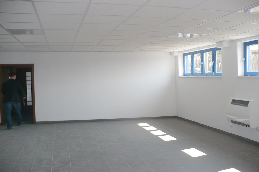 pomieszczenie biurowe 1 - hala produkcyjna z budynkiem biurowym, dla Meblomaster, Węgrów, woj. mazowieckie