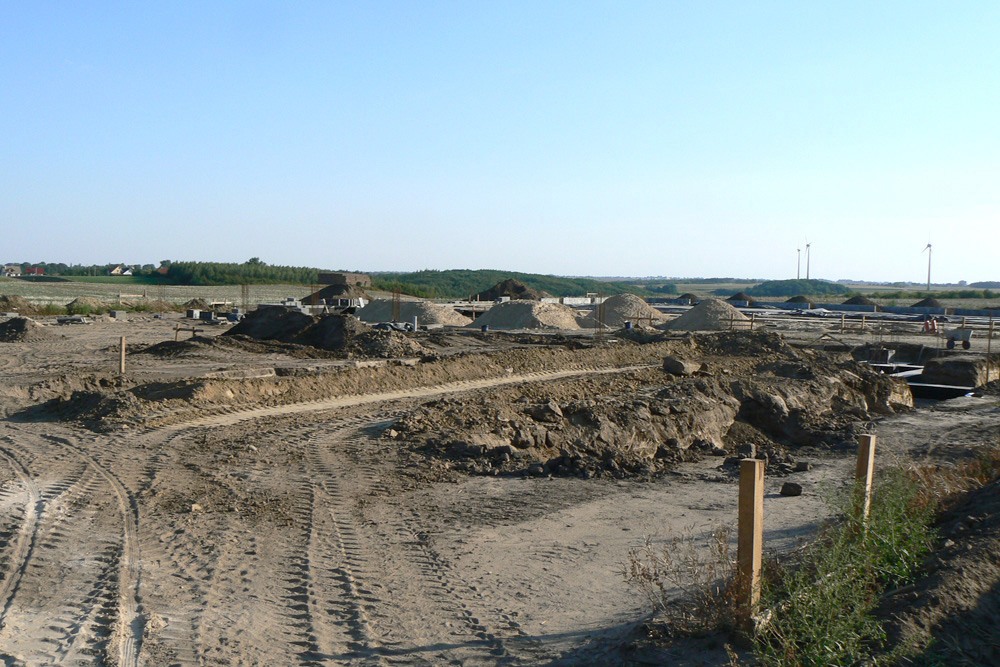 zdjęcie terenu budowy - hala produkcyjna z częścią socjalno-biurową, dla Medos, Chełmno, woj. kujawsko-pomorskie