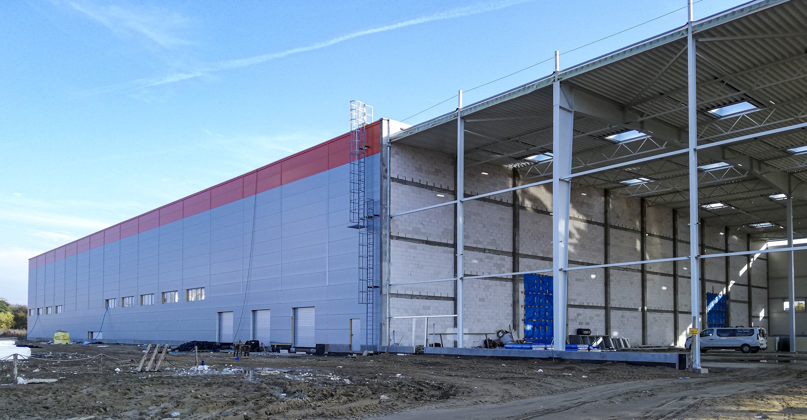 dalszy etap inwestycji - hala produkcyjno-magazynowa, o powierzchni 12.000 m2, dla Fagum-Stomil, w Łukowie, woj. lubelskie