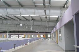 wnętrze hali w trakcie budowy 2 - boksy handlowe, dla Centrum Handlowe EACC, Wólka Kosowska, woj. mazowieckie