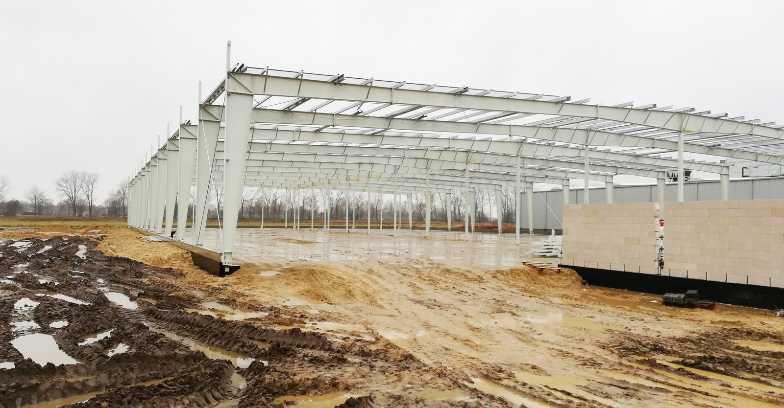 konstrukcja blachownica hali dwunawowej - hala produkcyjna, dla firmy Addit, czwarta budowa, wykonawstwo CoBouw Polska